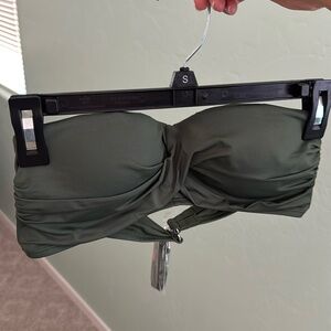 Twist bandeau bikini top